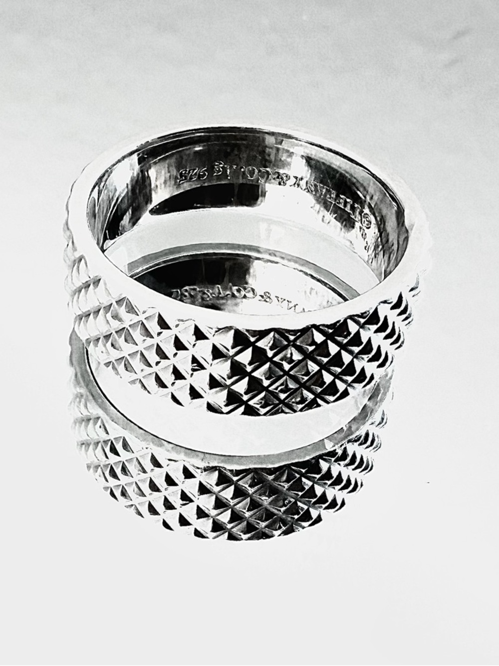 Retired Tiffany & Co 925 Sterling Silver Diamond Point 7mm Band Ring size 9